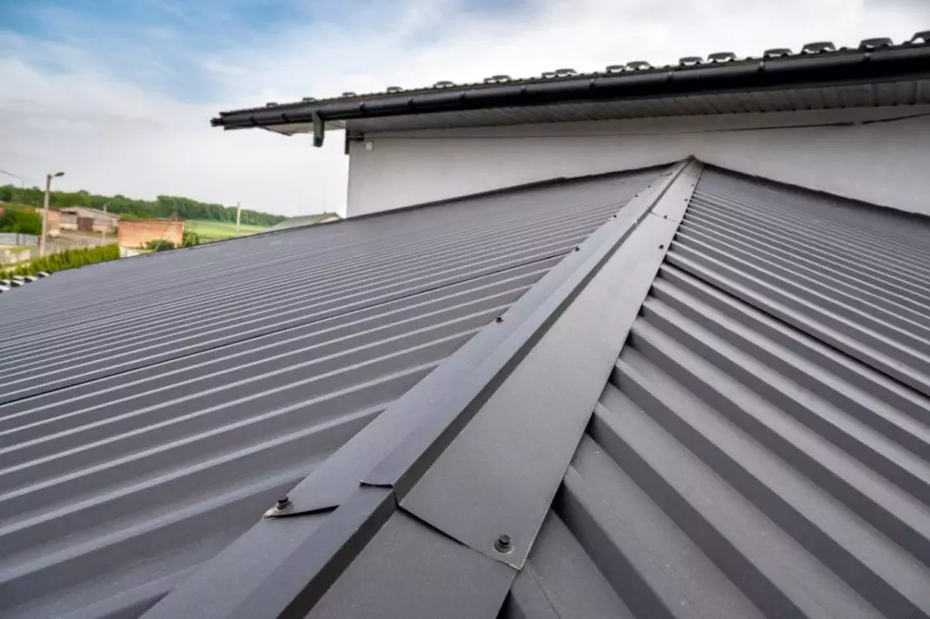 Metal roofing systems in UK