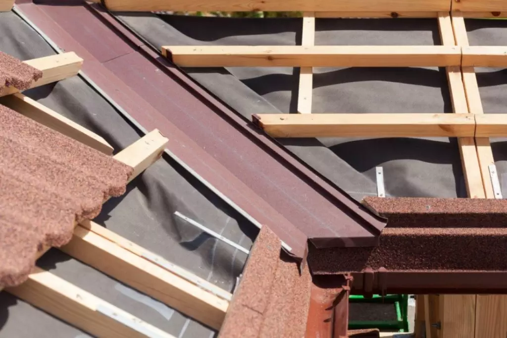 Vapour control layer for roof in UK